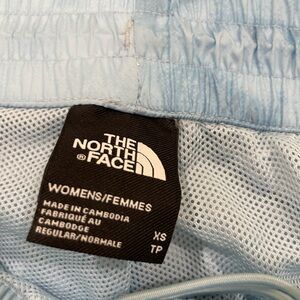 North face wind resistant pants